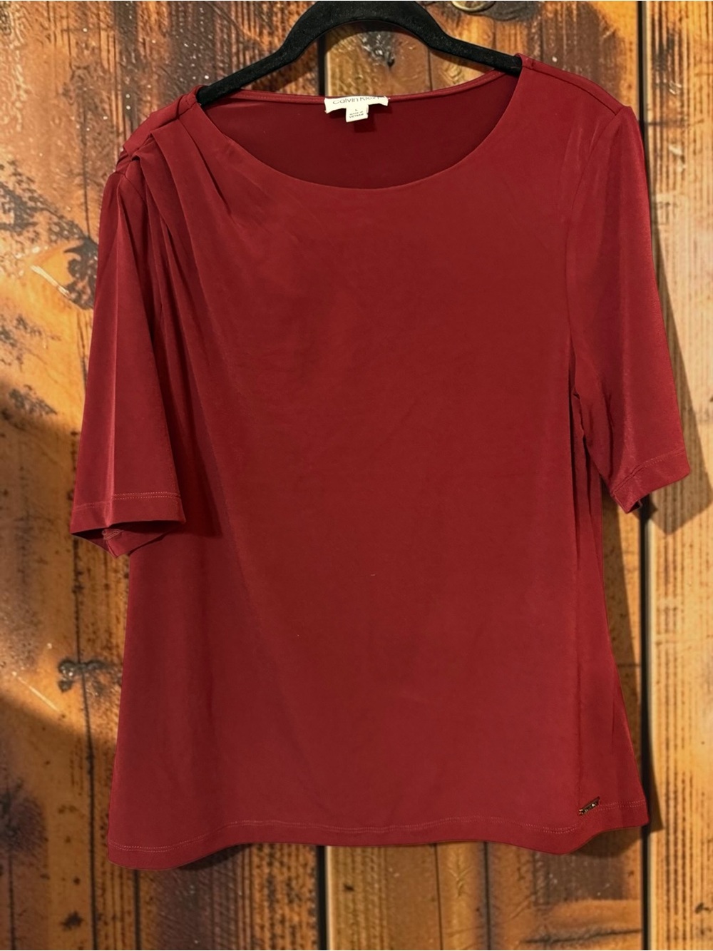 Calvin Klein Wine Burgundy Boat Neck Top Pleated Shoulder Stretch Sz L